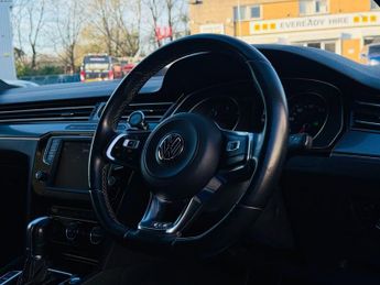 VOLKSWAGEN PASSAT 2.0 TDI BlueMotion Tech R-Line Saloon 4dr Diesel DSG Euro 6 (s/s