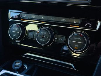 VOLKSWAGEN PASSAT 2.0 TDI BlueMotion Tech R-Line Saloon 4dr Diesel DSG Euro 6 (s/s