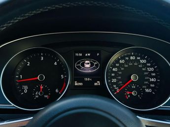 VOLKSWAGEN PASSAT 2.0 TDI BlueMotion Tech R-Line Saloon 4dr Diesel DSG Euro 6 (s/s