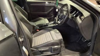 VOLKSWAGEN PASSAT 2.0 TDI BlueMotion Tech R-Line Saloon 4dr Diesel DSG Euro 6 (s/s