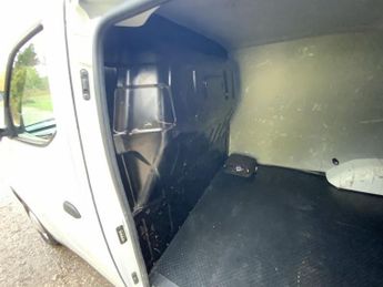 MAXUS EDELIVER 3 35kWh Panel Van 5dr Electric Auto FWD L1 (122 ps)