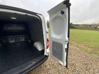 MAXUS EDELIVER 3 35kWh Panel Van 5dr Electric Auto FWD L1 (122 ps)