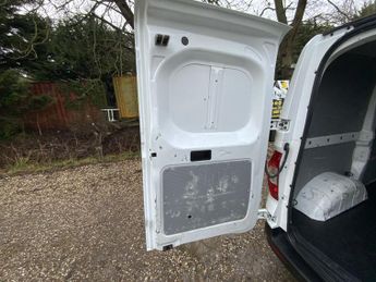 MAXUS EDELIVER 3 35kWh Panel Van 5dr Electric Auto FWD L1 (122 ps)