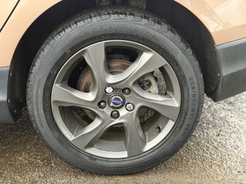 VOLVO V40 CROSS COUNTRY 1.6 D2 Lux Nav Hatchback 5dr Diesel Powershift Euro 5 (s/s) (115