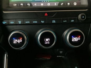 JAGUAR E-PACE 2.0 D150 R-Dynamic SE SUV 5dr Diesel Auto AWD Euro 6 (s/s) (150 