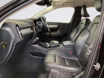 VOLVO XC40 1.5 T3 Inscription SUV 5dr Petrol Auto Euro 6 (s/s) (163 ps)