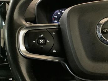 VOLVO XC40 1.5 T3 Inscription SUV 5dr Petrol Auto Euro 6 (s/s) (163 ps)