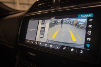 JAGUAR F-PACE 3.0 D300 V6 S SUV 5dr Diesel Auto AWD Euro 6 (s/s) (300 ps)