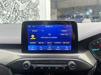 FORD FOCUS 1.0T EcoBoost Titanium Estate 5dr Petrol Auto Euro 6 (s/s) (125 