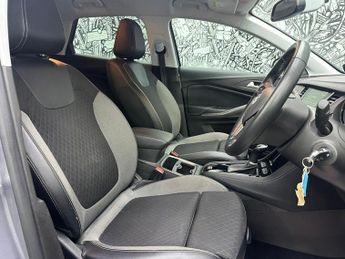VAUXHALL GRANDLAND X 1.2 Turbo SRi Nav SUV 5dr Petrol Auto Euro 6 (s/s) (130 ps)