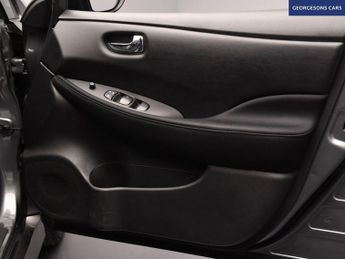 NISSAN LEAF 39kWh Acenta Hatchback 5dr Electric Auto (150 ps)