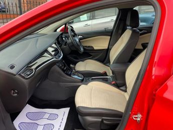 VAUXHALL ASTRA 1.6 CDTi BlueInjection Elite Nav Hatchback 5dr Diesel Auto Euro 