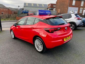 VAUXHALL ASTRA 1.6 CDTi BlueInjection Elite Nav Hatchback 5dr Diesel Auto Euro 