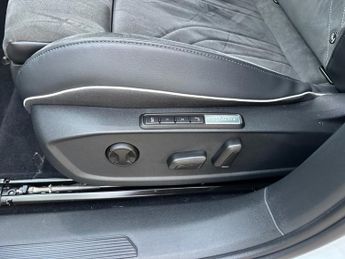 VOLKSWAGEN ID.4 Pro Performance 77kWh Max SUV 5dr Electric Auto (204 ps)