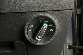 SKODA KAROQ 1.5 TSI ACT SE L SUV 5dr Petrol DSG Euro 6 (s/s) (150 ps) Parkin