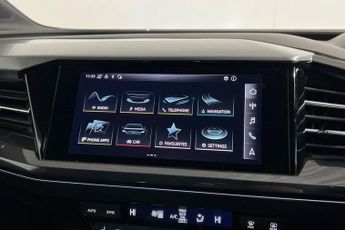 AUDI Q4 E-TRON 40 S line SUV 5dr Electric Auto 82kWh (204 ps) Rear Parking Sens