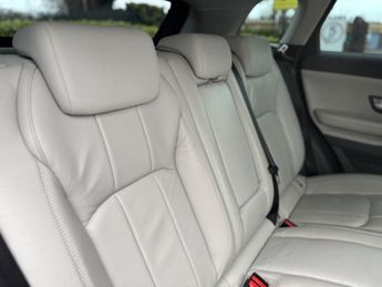 LAND ROVER RANGE ROVER EVOQUE 2.0 TD4 SE SUV 5dr Diesel Auto 4WD Euro 6 (s/s) (180 ps)