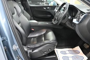 VOLVO XC60 2.0 T5 Momentum SUV 5dr Petrol Auto AWD Euro 6 (s/s) (250 ps)