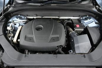 VOLVO XC60 2.0 T5 Momentum SUV 5dr Petrol Auto AWD Euro 6 (s/s) (250 ps)