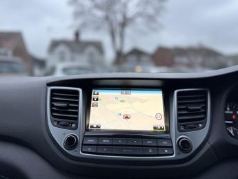 HYUNDAI TUCSON 1.7 CRDi Blue Drive Premium SUV 5dr Diesel DCT Euro 6 (s/s) (141