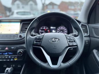 HYUNDAI TUCSON 1.7 CRDi Blue Drive Premium SUV 5dr Diesel DCT Euro 6 (s/s) (141