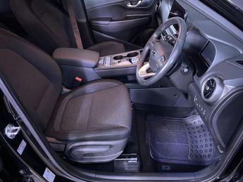 HYUNDAI KONA 39kWh Premium SUV 5dr Electric Auto (10.5kW Charger) (136 ps)