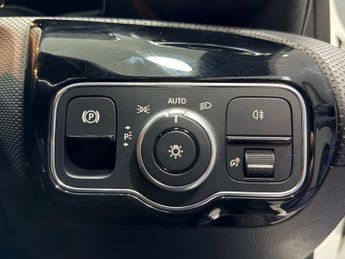 MERCEDES-BENZ A-CLASS 1.5 A180d AMG Line Hatchback 5dr Diesel 7G-DCT Euro 6 (s/s) (116