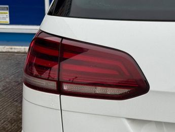 VOLKSWAGEN GOLF 2.0 TSI R Estate 5dr Petrol DSG 4Motion Euro 6 (s/s) (310 ps)
