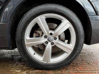 AUDI E-TRON 50 Technik SUV 5dr Electric Auto quattro 71.2kWh (313 ps)