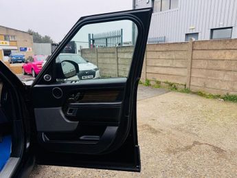 LAND ROVER RANGE ROVER 3.0 TD V6 Vogue SUV 5dr Diesel Auto 4WD Euro 6 (s/s) (258 ps)