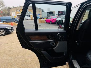 LAND ROVER RANGE ROVER 3.0 TD V6 Vogue SUV 5dr Diesel Auto 4WD Euro 6 (s/s) (258 ps)