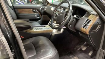 LAND ROVER RANGE ROVER 3.0 TD V6 Vogue SUV 5dr Diesel Auto 4WD Euro 6 (s/s) (258 ps)