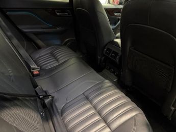 JAGUAR F-PACE 2.0 D180 Portfolio SUV 5dr Diesel Auto AWD Euro 6 (s/s) (180 ps)