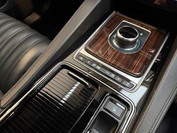 JAGUAR F-PACE 2.0 D180 Portfolio SUV 5dr Diesel Auto AWD Euro 6 (s/s) (180 ps)