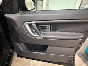 LAND ROVER DISCOVERY SPORT 2.0 TD4 Landmark SUV 5dr Diesel Auto 4WD Euro 6 (s/s) (180 ps)