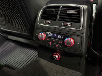 AUDI A6 AVANT 2.0 TDI ultra S line Estate 5dr Diesel S Tronic Euro 6 (s/s) (19