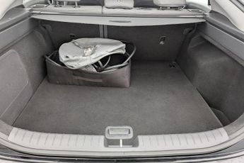 HYUNDAI IONIQ 38.3kWh Premium Hatchback 5dr Electric Auto (136 ps)