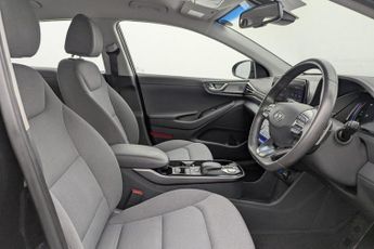 HYUNDAI IONIQ 38.3kWh Premium Hatchback 5dr Electric Auto (136 ps)
