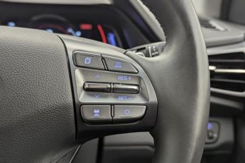 HYUNDAI IONIQ 38.3kWh Premium Hatchback 5dr Electric Auto (136 ps)