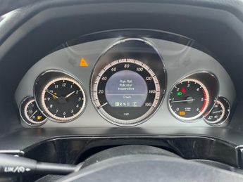 MERCEDES-BENZ E-CLASS 2.1 E220 CDI BlueEfficiency Avantgarde Saloon 4dr Diesel Tiptron