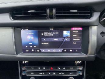 JAGUAR XF 2.0i Portfolio GPF Sportbrake 5dr Petrol Auto Euro 6 (s/s) (250 