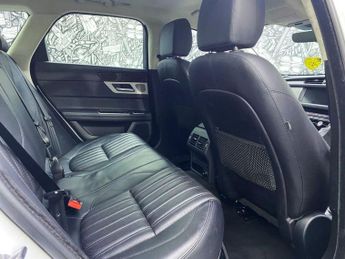 JAGUAR XF 2.0i Portfolio GPF Sportbrake 5dr Petrol Auto Euro 6 (s/s) (250 