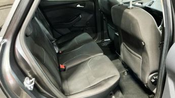 FORD FOCUS 1.0T EcoBoost Zetec Edition Hatchback 5dr Petrol Auto Euro 6 (s/