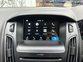 FORD FOCUS 1.0T EcoBoost Zetec Edition Hatchback 5dr Petrol Auto Euro 6 (s/