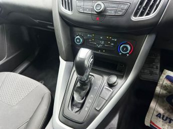 FORD FOCUS 1.0T EcoBoost Zetec Edition Hatchback 5dr Petrol Auto Euro 6 (s/