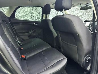 FORD FOCUS 1.0T EcoBoost Zetec Edition Hatchback 5dr Petrol Auto Euro 6 (s/