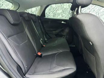 FORD FOCUS 1.0T EcoBoost Zetec Edition Hatchback 5dr Petrol Auto Euro 6 (s/
