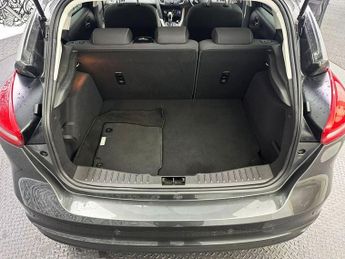 FORD FOCUS 1.0T EcoBoost Zetec Edition Hatchback 5dr Petrol Auto Euro 6 (s/