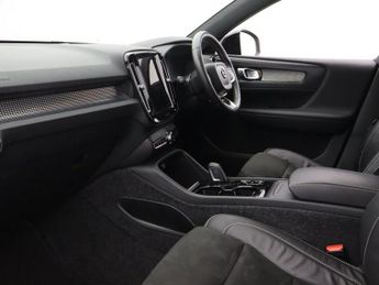 VOLVO XC40 2.0 B4 MHEV R-Design SUV 5dr Petrol Hybrid Auto AWD Euro 6 (s/s)