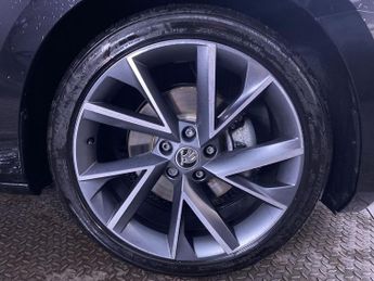 SKODA SUPERB 1.5 TSI ACT SportLine Plus Hatchback 5dr Petrol DSG Euro 6 (s/s)